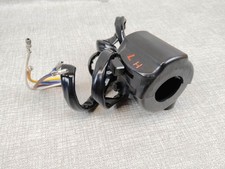 Commodo droit pour CB125K5 deux positions (L H) code phare HONDA 35300-342-600