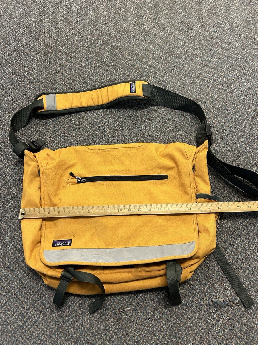 Patagonia Half Mass Mini Messenger Bag Black Adjustable Straps