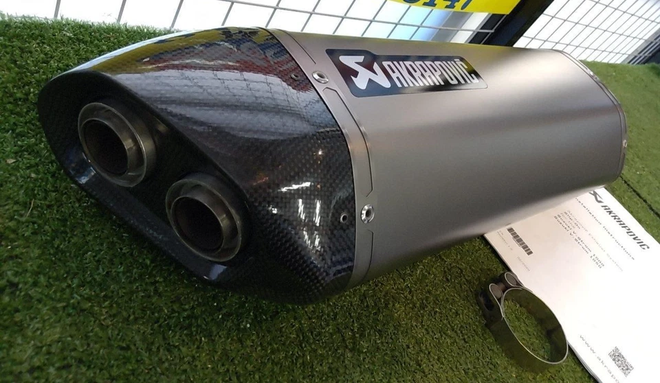 Escape antideslizante Akrapovic uso de carreras solo para Suzuki V-Strom 1000 / 1050 Foto 2 de 4