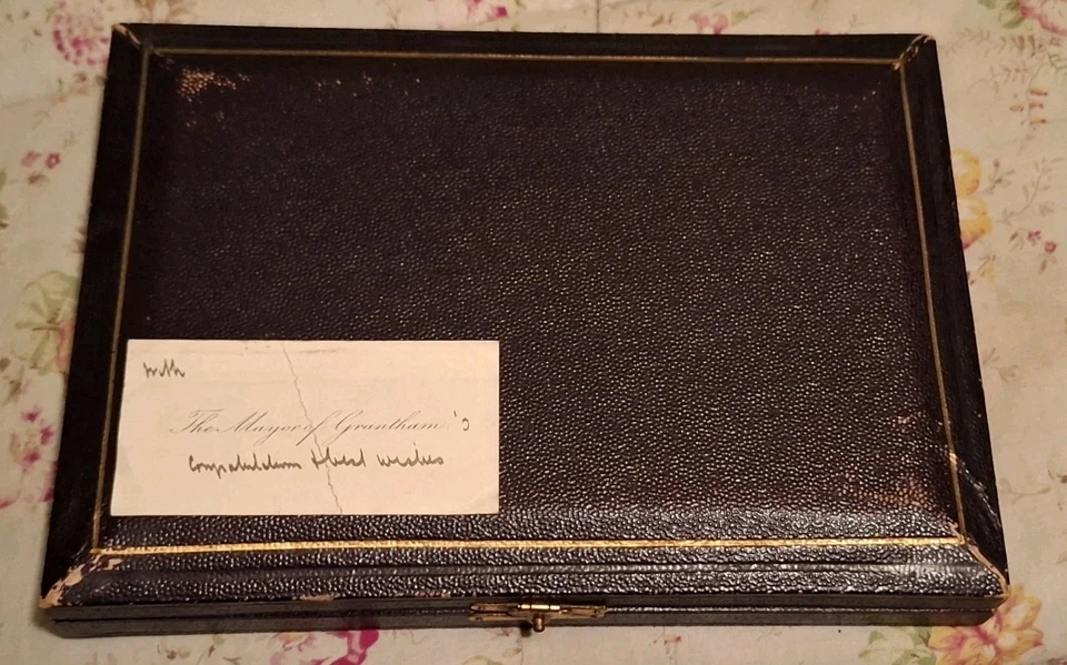 Silver set of 6 tea spoons & Sugar tongs in Hinged Box. 1929 - Image 3 of 4