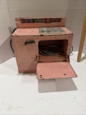 Vintage 1950's Wolverine Pink  Oven/ Stove Children Toy Tin Made In USA