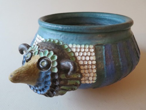 JANE WHERRETTE (WA 1921-1999) MID CENTURY POTTERY WEIRD BIRD POT --- 1960'S/70'S