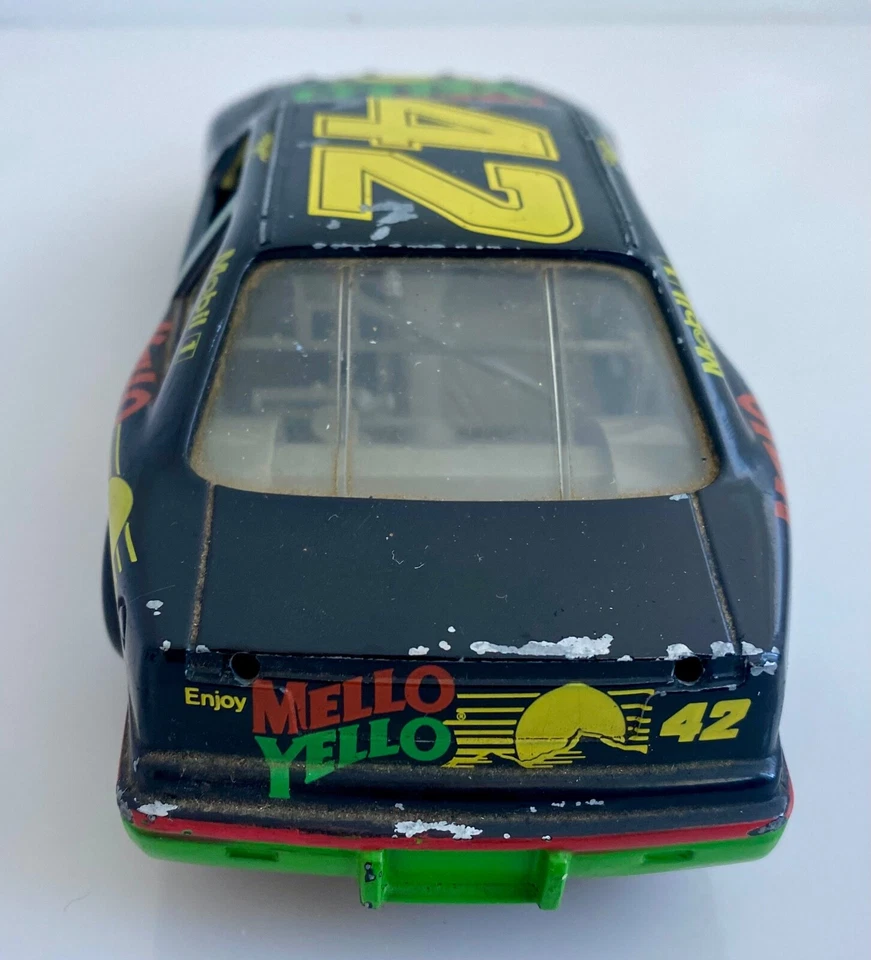 Kyle Petty #42 Mello Yello Revell 1991 Pontiac Gran Prix 1:24 Diecast no box - Image 4 of 4