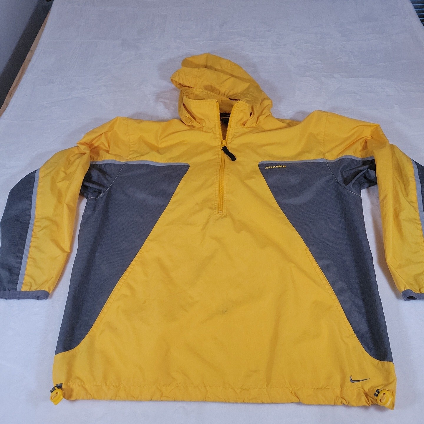 SACAI X NIKE Giacca a vento Nike vintage mezza zip grigio e oro uomo small