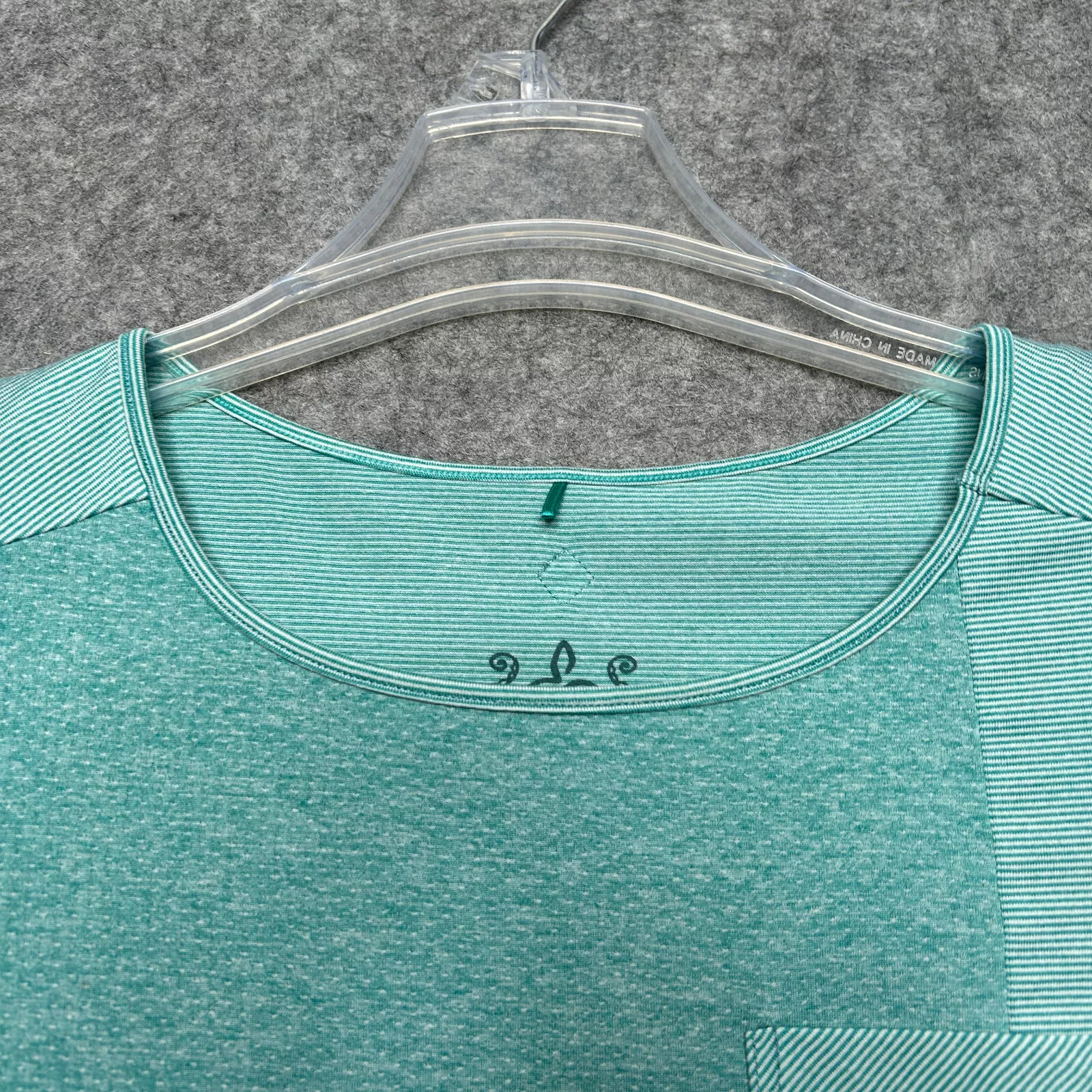 prana striped tee outdoor yoga hike climb pocket stretch shirt