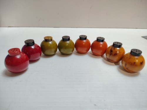 8 Bakelite antique 1930s red, green, orange, butterscotch S&P shakers 191 Grams - Afbeelding 1 van 7