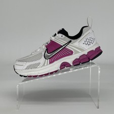 Size 5M/6.5W - Nike Zoom Vomero 5 Hot Fuchsia...