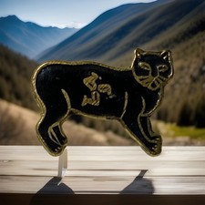 Vintage Isle Of Man Lucky Manx Cat Brooch Black Enamel Badge. B4 18