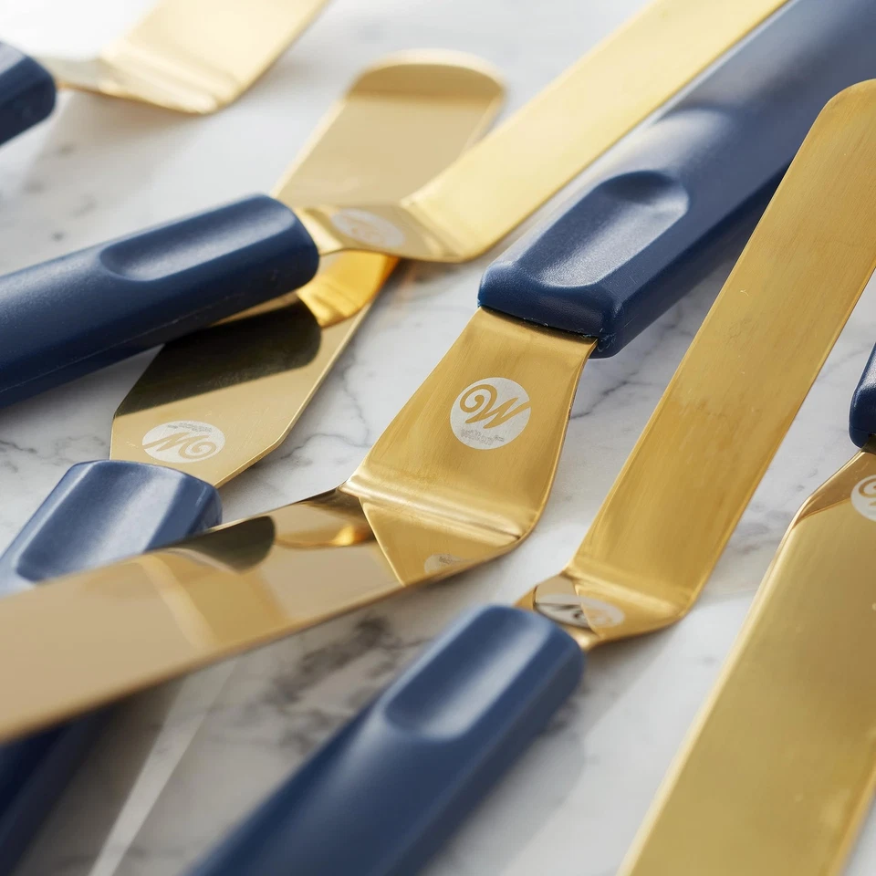 Juego de 3 espátulas de glaseado en ángulo Wilton azul marino dorado 9-11-13 pulgadas Foto 3 de 4