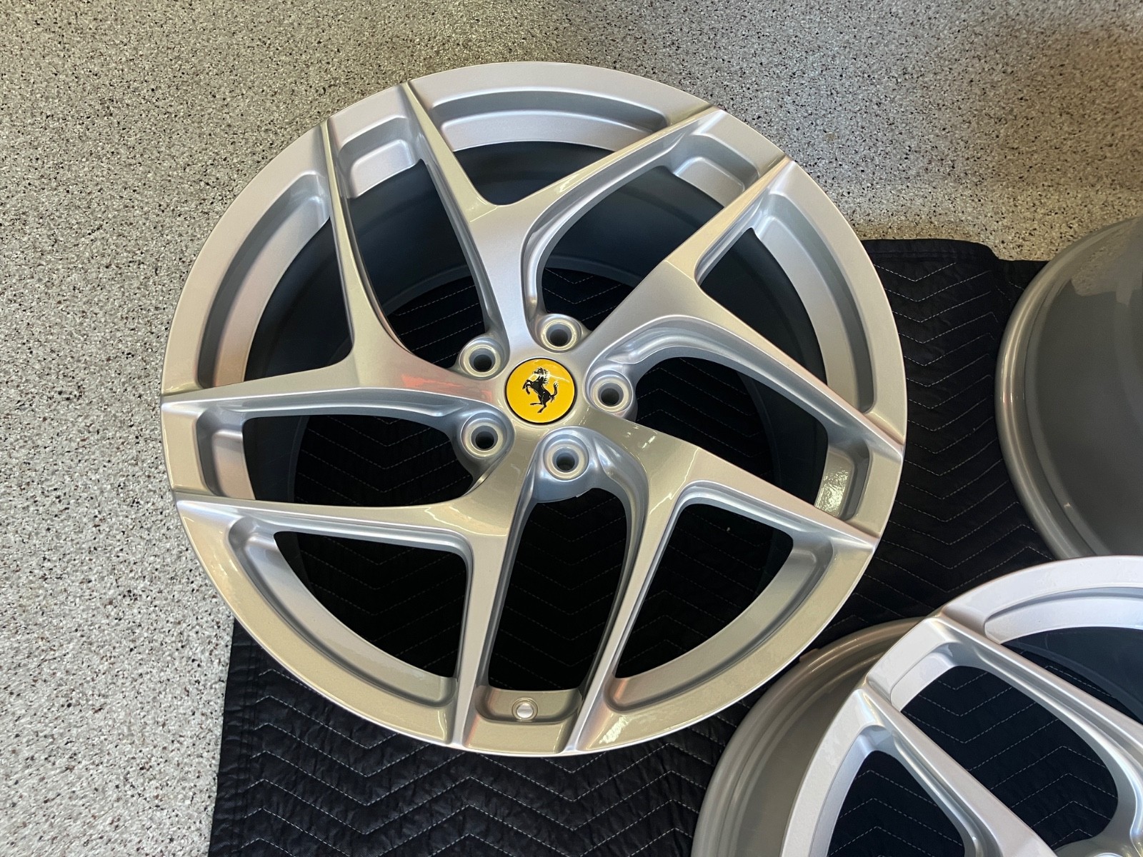 Ferrari 812 Wheel