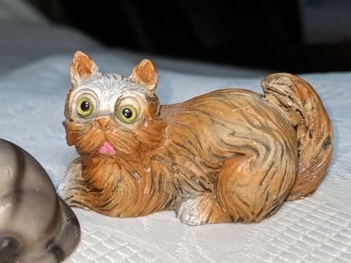 Pair Vintage 80's Small Cats Laying Down Grey Tiger And Calico 2.25" Long - Picture 3 of 12
