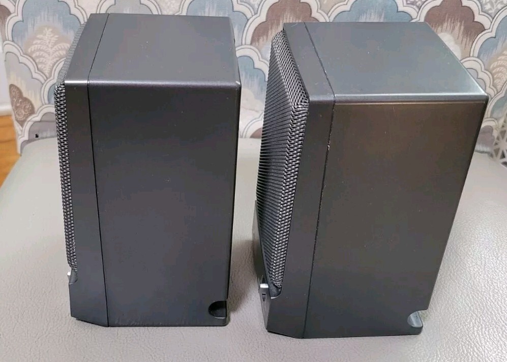 AIWA SC-A5 Set of two Black Acoustic Suspension System/ Power