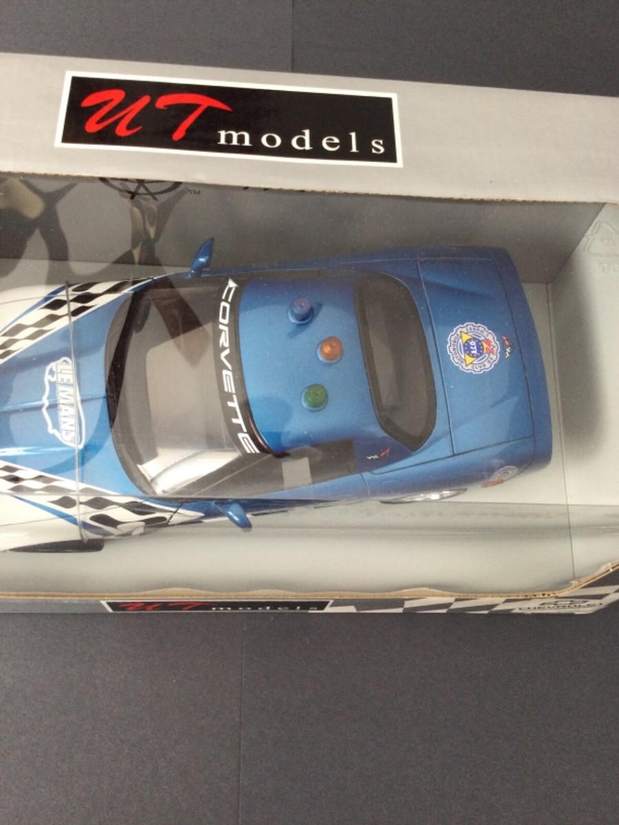 UT Models 1/18 Chevrolet Corvette 1999 - Pace Car 24h Daytona