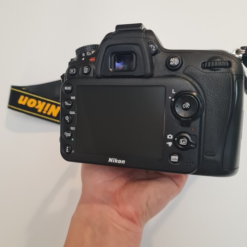 Nikon D7100 Digital SLR Camera + Nikkor AF-S DX 35mm f/1.8G Prime Lens - Boxed - Picture 5 of 14