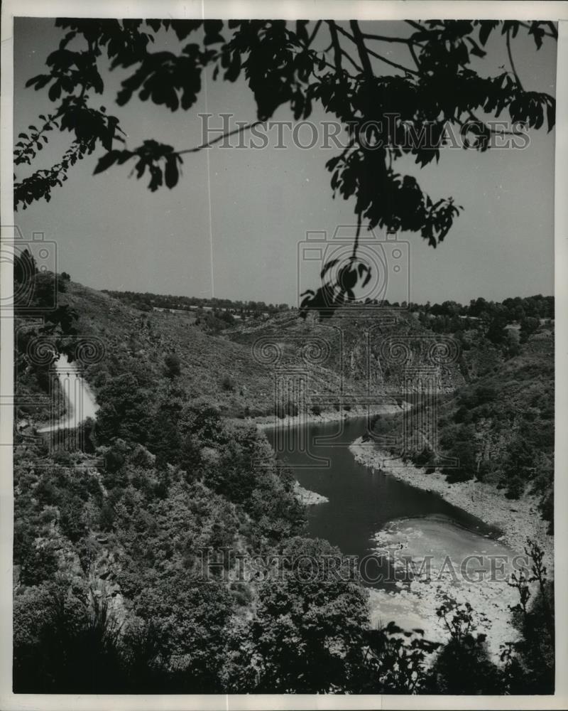 Photo The Creuse River Meanders Through The French Countrysi