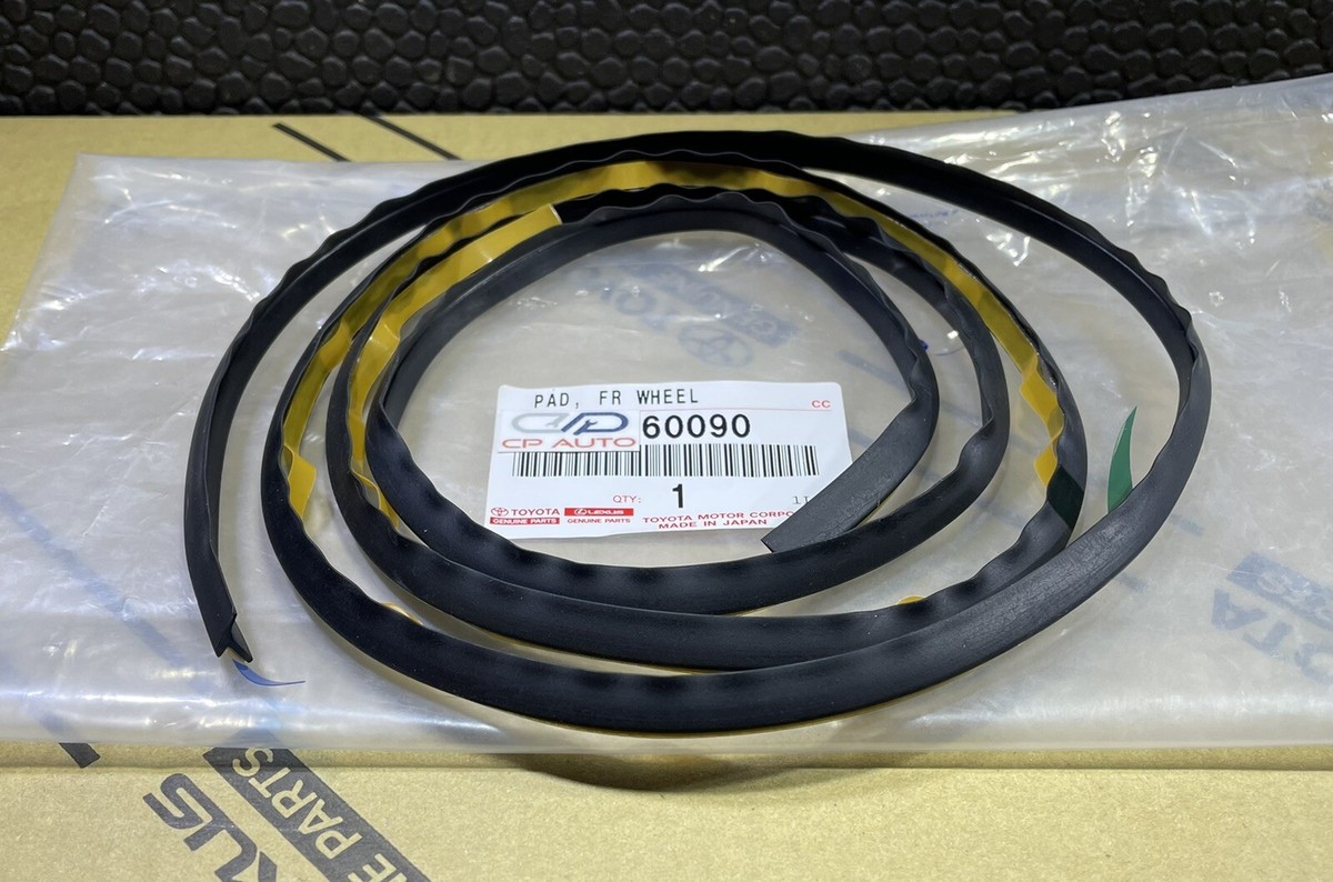 95 - 97 TOYOTA LAND CRUISER FZJ80 FRONT RIGHT FENDER FLARE