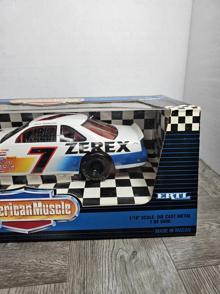 1/18 Ertl 1994 NASCAR #7 Zerex Alan Kulwicki Ford T-Bird Foto 2 de 4