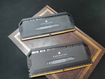 Corsair DOMINATOR Platinum RGB 64GB 2x32GB DDR5 6000 CL40 CMT64GX5M2B6000C40