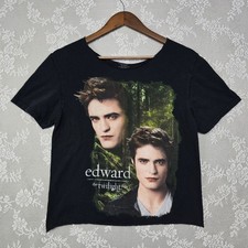 Twilight Saga Edward Cullen Cropped Neck/Waist Graphic T Shirt Juniors Small Y2K