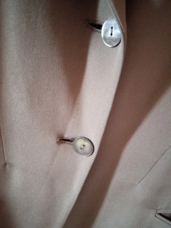 Vtg Y2K Silk Lined Women's Blazer Classiques Entier Woman 16W  Khaki Colored - Image 4 of 4