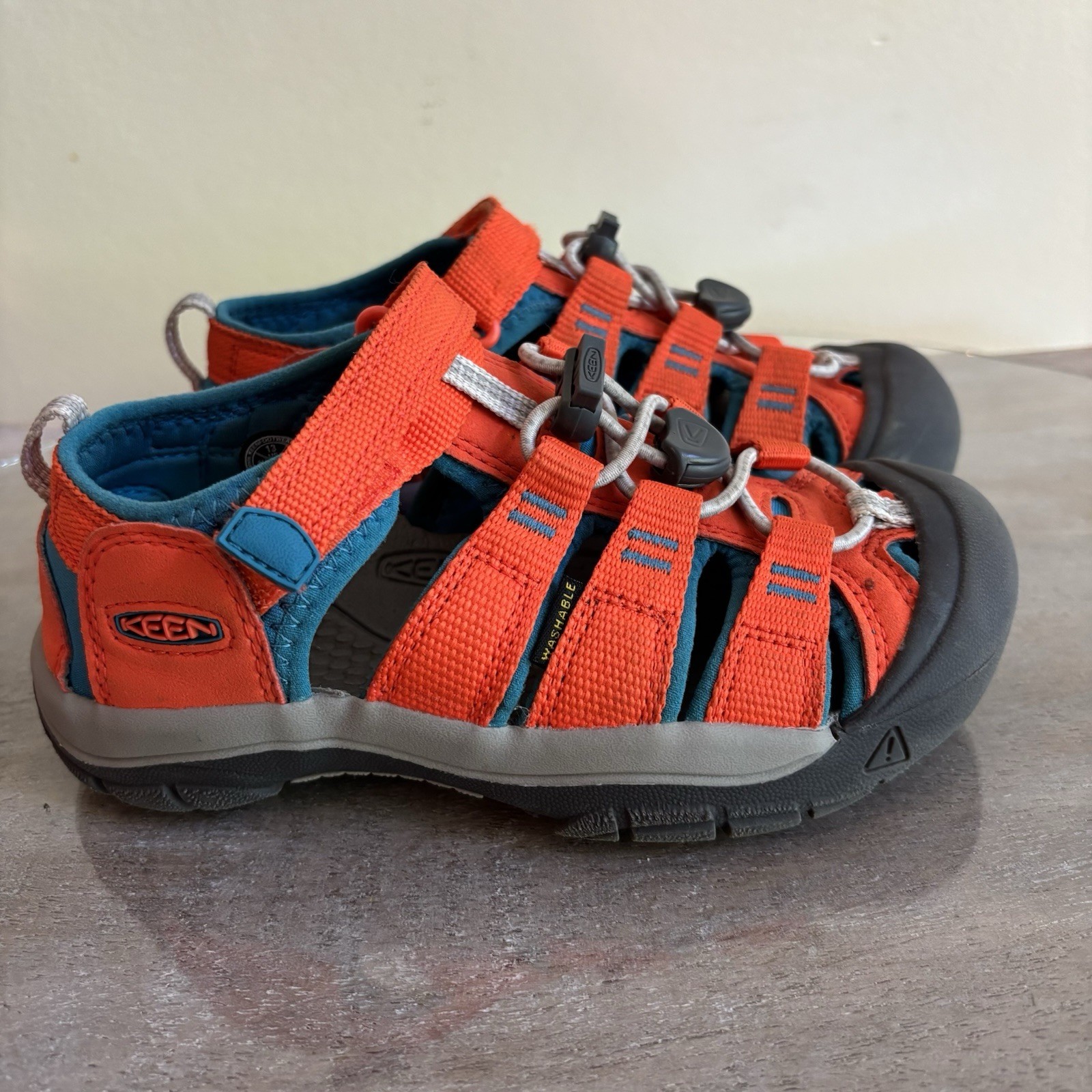 Sandali impermeabili Keen Kids Newport taglia 13 arancione blu grigio punta chiusa