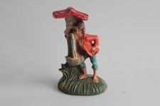 Figurine vintage Composition garçon buvant à la fontaine Italie (64034)
