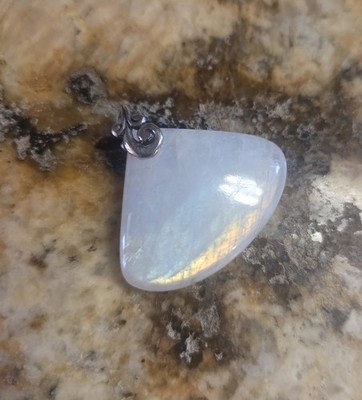 Auffälliger Mondstein Anhänger, wunderschön 0,924 slSterling Kaution 001