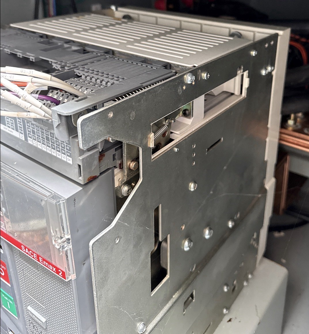 ABB SACE Emax 2 E2.2S-A 1600A 65kA 635V Air Circuit Breaker Tested