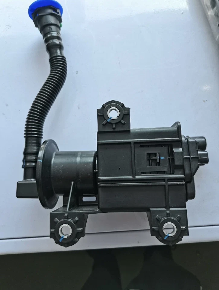 OEM 77730-33110 Charcoal Canister Assembly Fits 2018–2019 Toyota Camry Foto 3 de 4