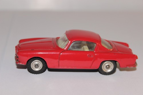 Alfa Roméo 1900 Super Sprint 1/43 Dinky Toys