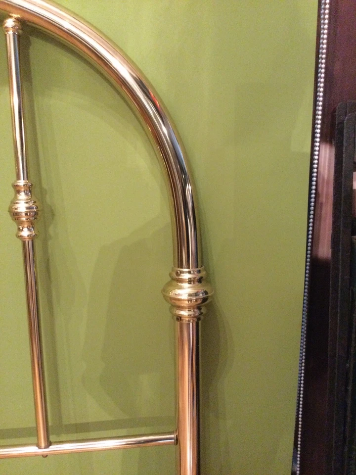 Vintage BRASS Metal👑QUEEN🛏BED HEADBOARD➰Mid 1980s➰Elegantly Curved➰60”Wx52”H - Image 4 of 4