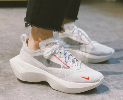 Nike Vista Lite ランニングシューズ Amazon.com | Nike Vista Lite Womens Shoes Size 6, Color