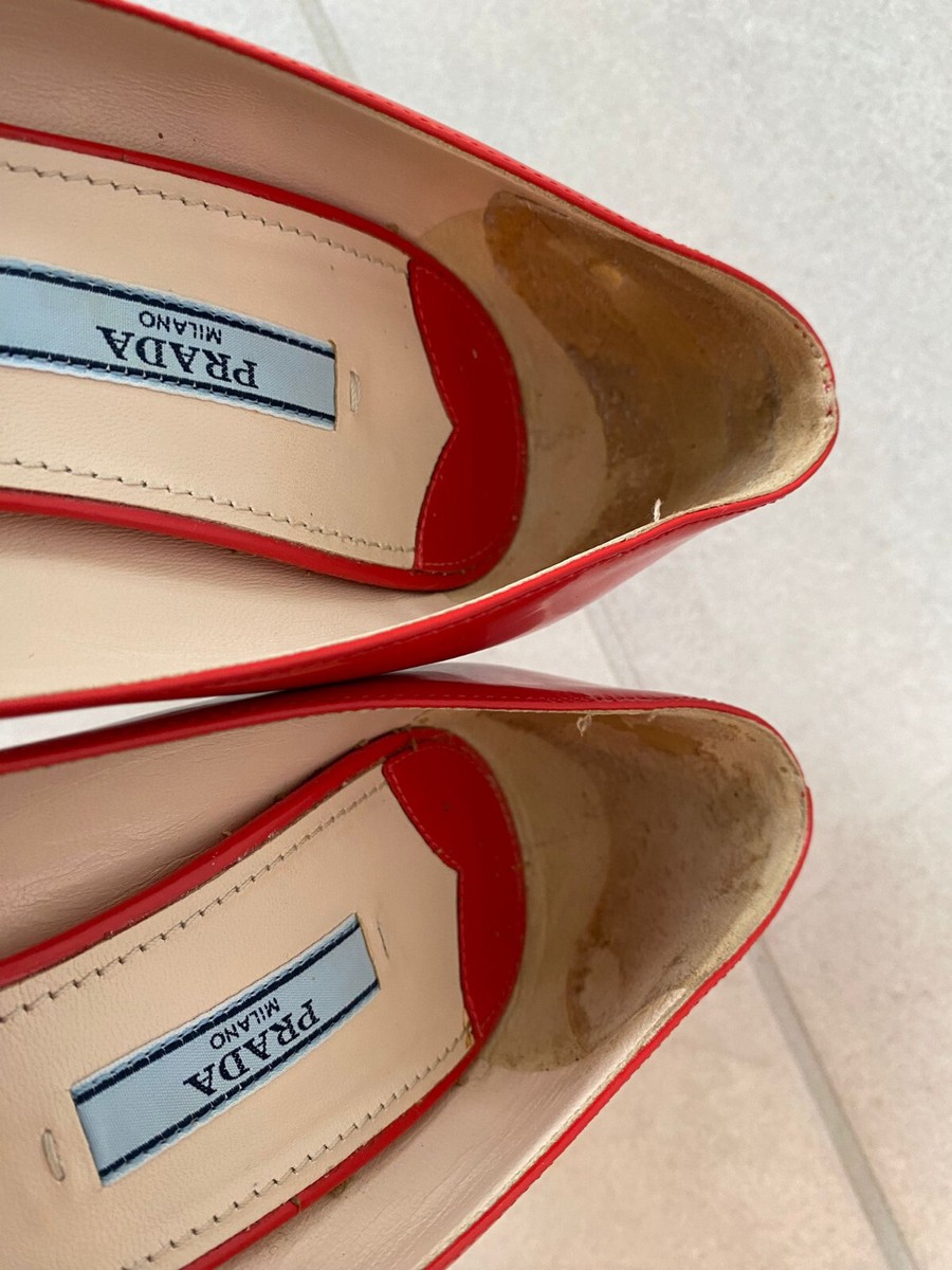 プラダ（PRADA）　レッド　ストラップ　サイズ表記「37 1/2」24センチ プラダ（PRADA） レッド ストラップ サイズ表記「37 1/2」24センチ