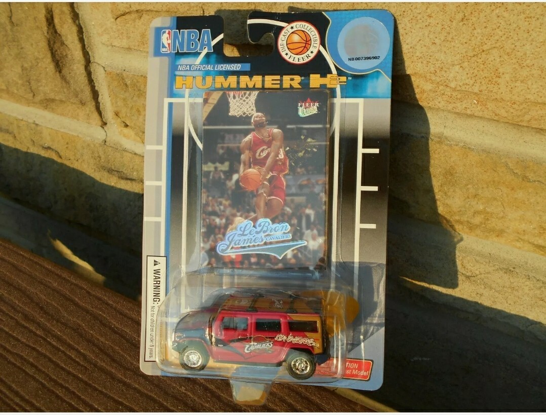 New 2004 Lebron James Fleer Ultra Die Cast car & card