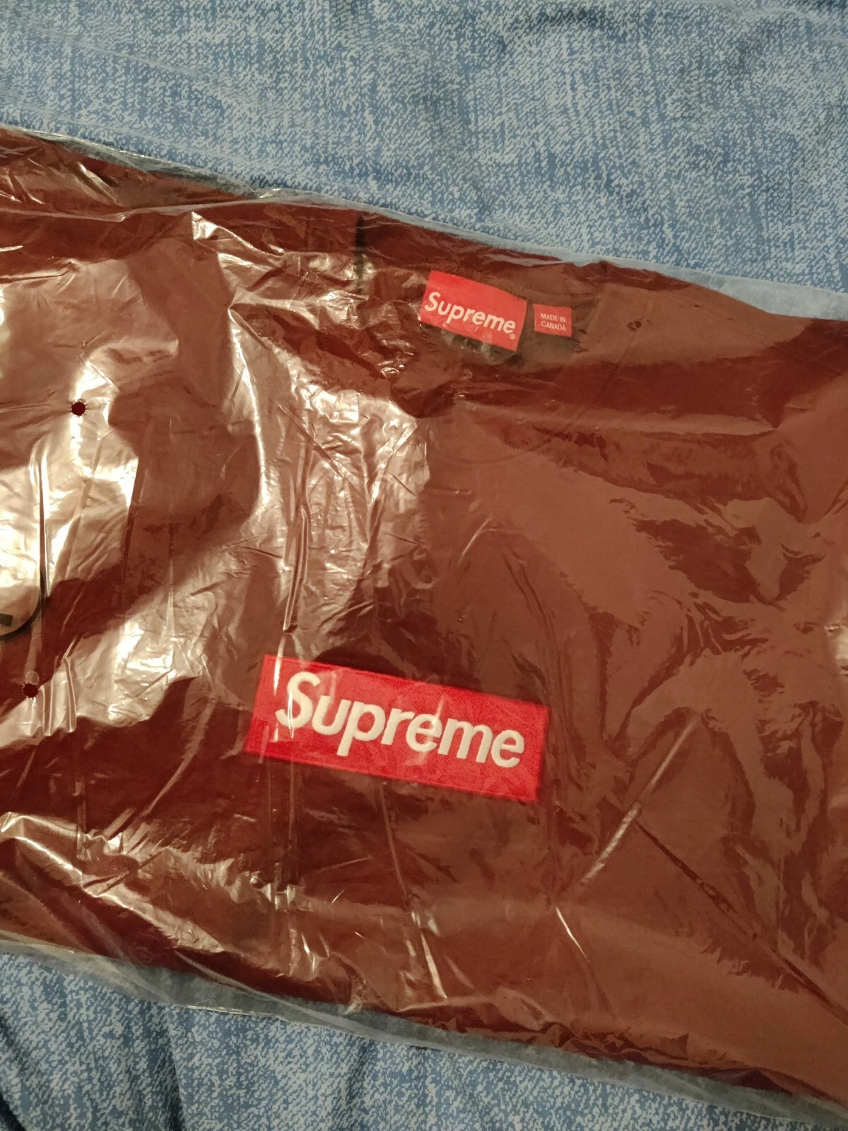 Boîte suprême logo crewneck (fw22) couleur cardinale taille grande 100 % authentique
