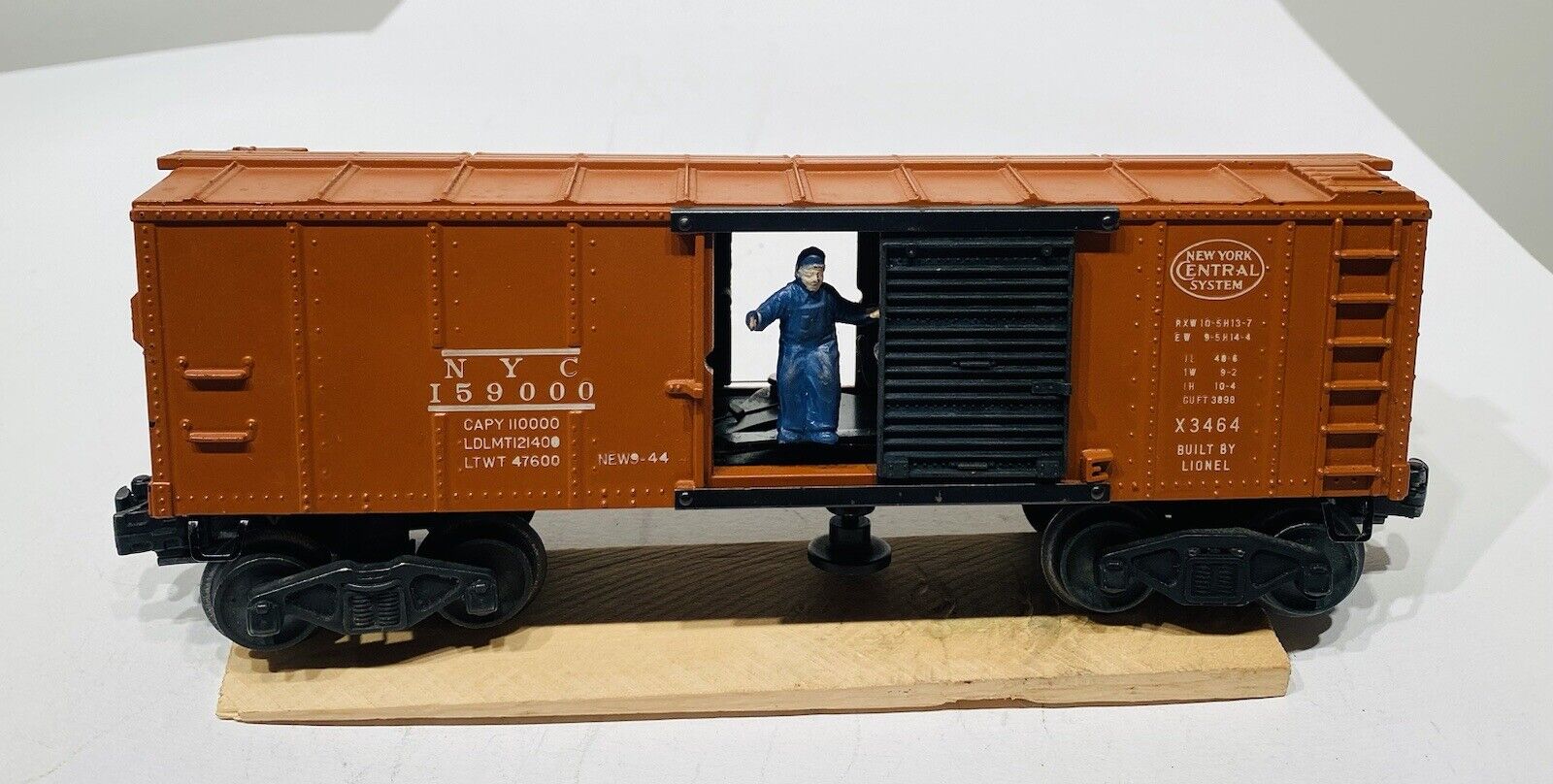 Lionel No. X3464 NYC Operating Boxcar - Tan Painted
