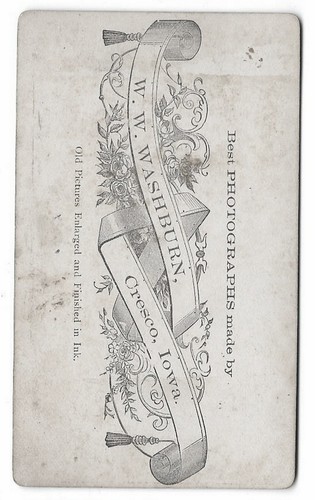 Porträt einer Frau gekleidet zum Ausgehen antike Studiofotografie um 1900 - 1920 - Bild 2 von 2