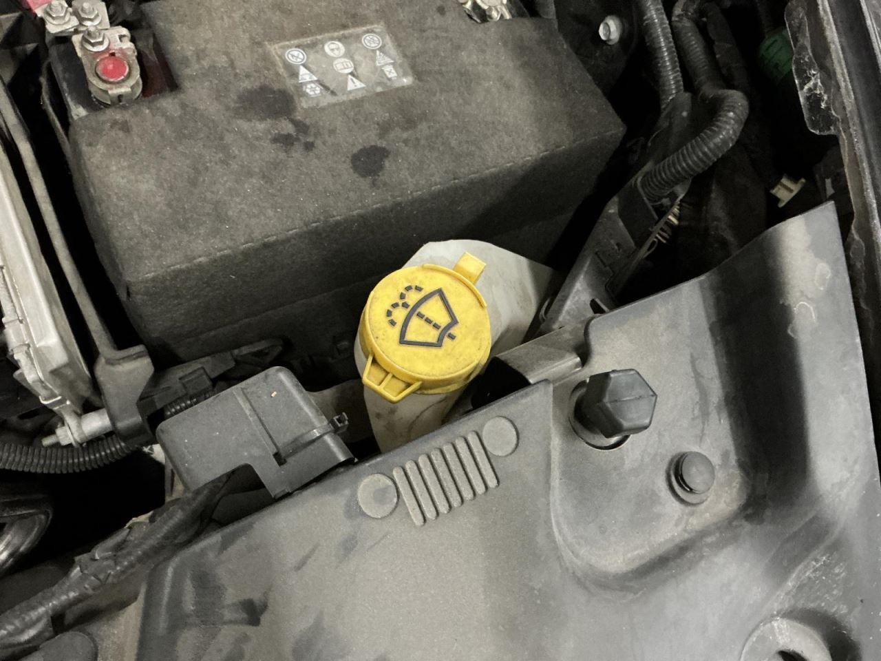 Wash Reservoir LHD Without Headlamp Washers Fits 14-18 CHEROKEE 4732508