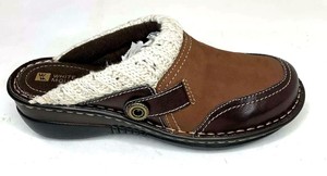 white mountain clogs