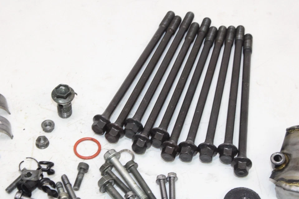 2006 SUZUKI HAYABUSA GSX1300R OEM БОЛТЫ КРЕПЛЕНИЯ ДВИГАТЕЛЯ КРЕПЕЖНЫЕ ВИНТЫ ДВИГАТЕЛЯ - Изображение 4 из 4