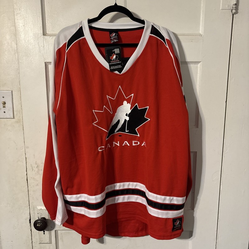 Team Canada Red Hockey Jersey Size XXL New With Tags