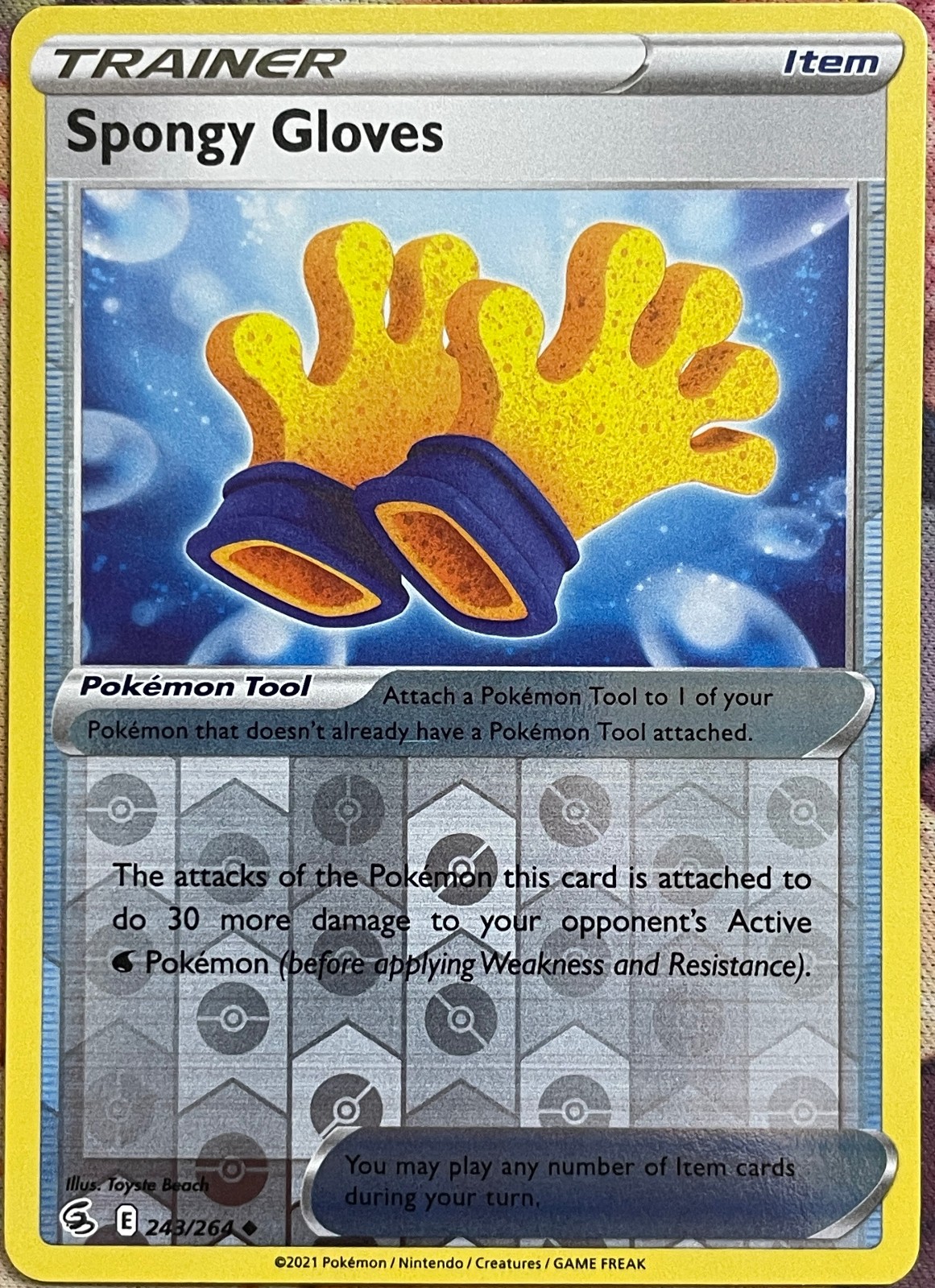 Spongy Gloves Reverse Holo - 243/264 - Fusion Strike Pokemon 2021