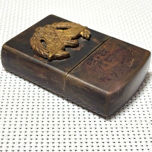 Encendedor Zippo vintage de la guerra de Vietnam 1968 grabado original raro militar - Imagen 5 de 12
