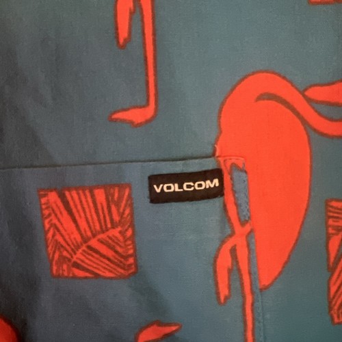 Volcom Hawaiian Shirt Blue W/ Red Flamingos Classic Fit Button-Up Lightweight - Picture 7 of 14
