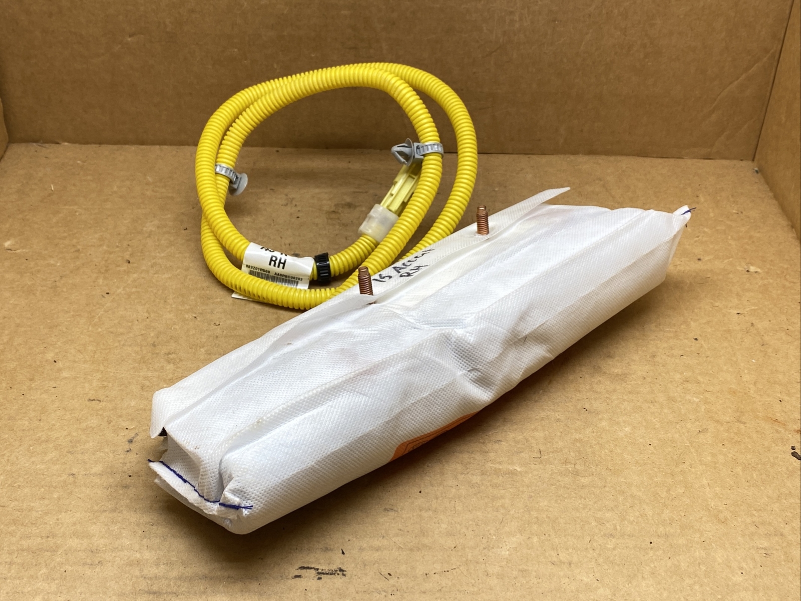 Toyota Genuine Passenger Side Air Bag Assy Kit New Part – Half Price