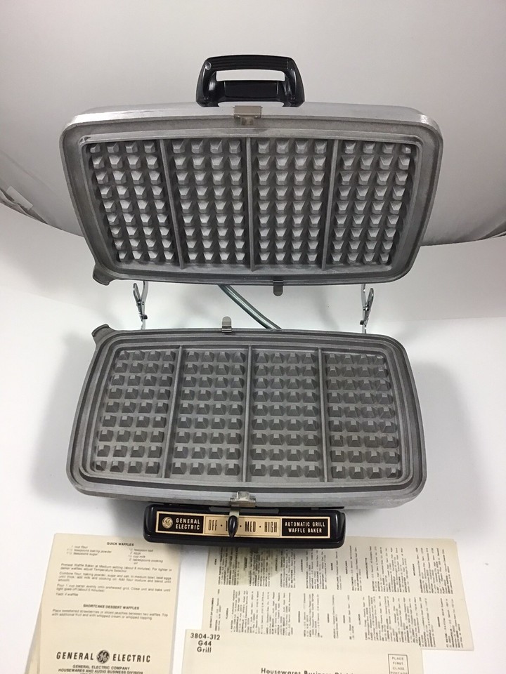 New Vintage 1960s General Electric GE Automatic Grill Waffle Baker