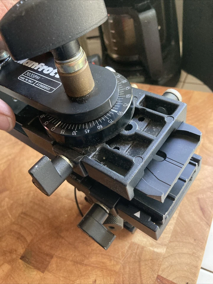 MANFROTTO 303SPH MULTI ROW PANORAMIC TRIPOD HEAD - Image 3 of 4