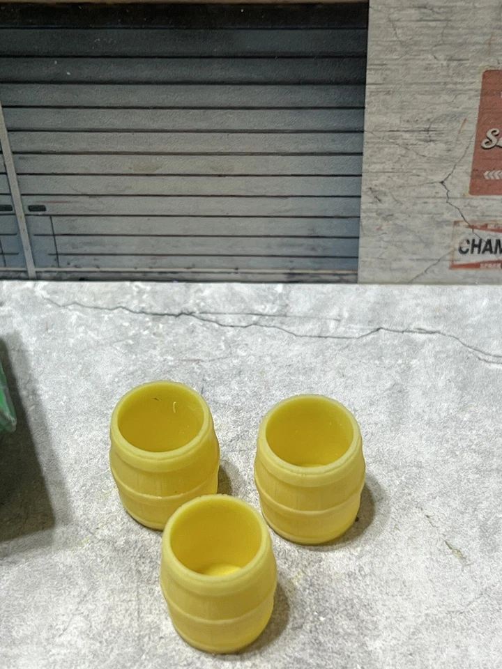 lesney  John Deere no 51 , 1 set of black tires and 3 barrel ( TRL NOT INCLUDED) - Image 4 of 4