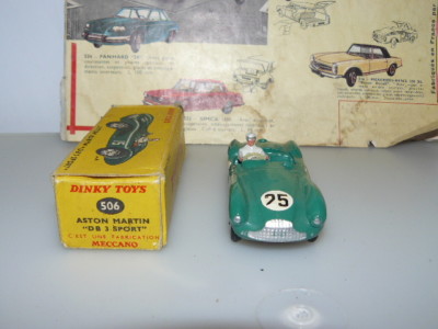 Dinky Toys 506 – Aston Martin DB3 – Voiture Miniature Verte – Echelle 1:43 – Etat Superbe