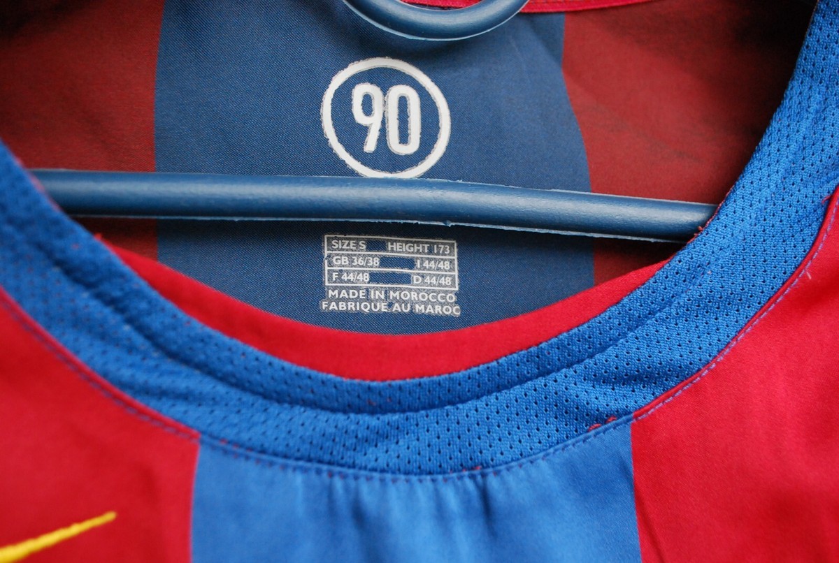 5/5 VINTAGE FC BARCELONA 2004 2005 HOME FOOTBALL JERSEY NIKE